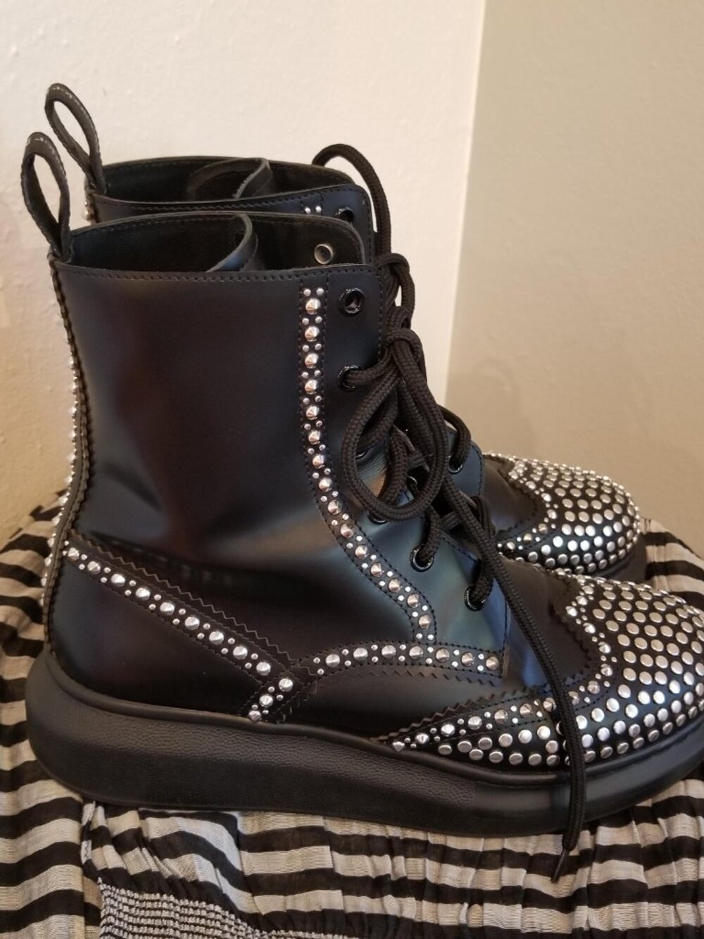 Alexander McQueen Studded Leather Platform Combat Boots size 8.5 - Picture 15 of 16